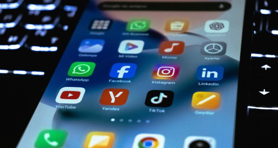 how to use social media for Ivy League college admissions India LINKDIN YOUTUBE INSTAGRAM